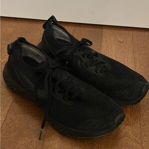 Nike Men's Black Athletic Sneakers